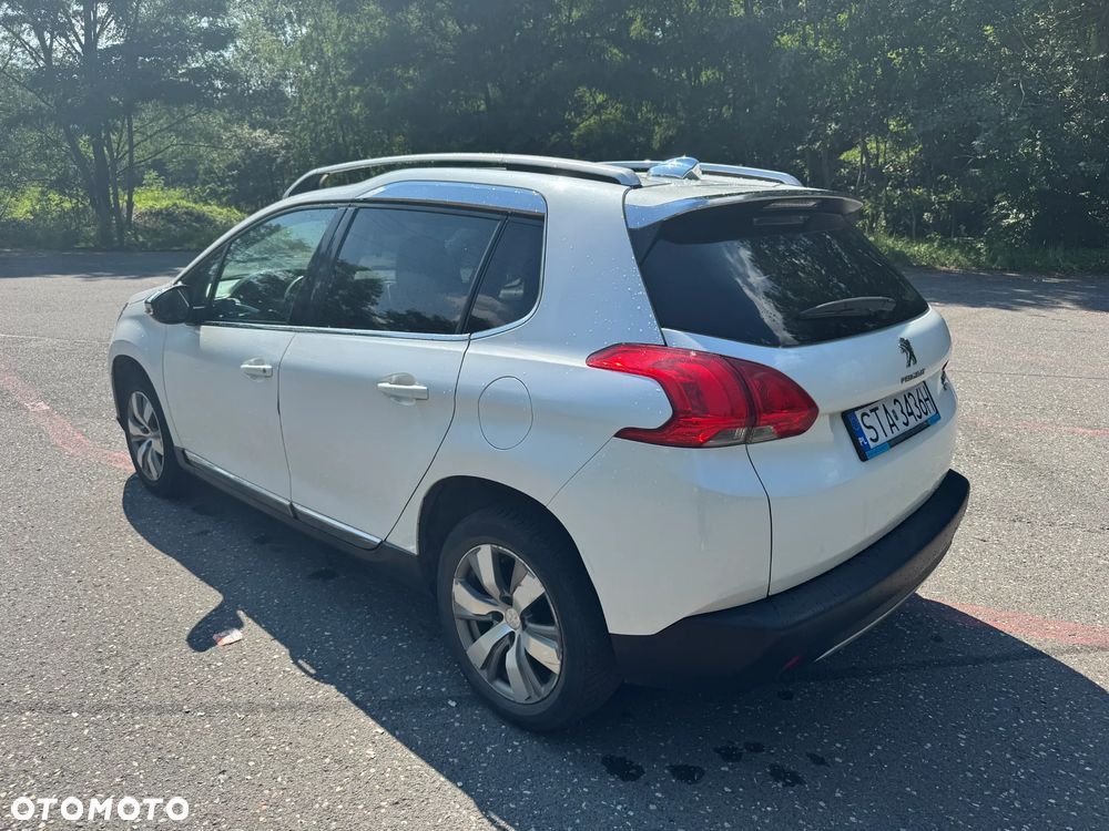 Peugeot 2008 1.2 Pure Tech Allure S&S - 3