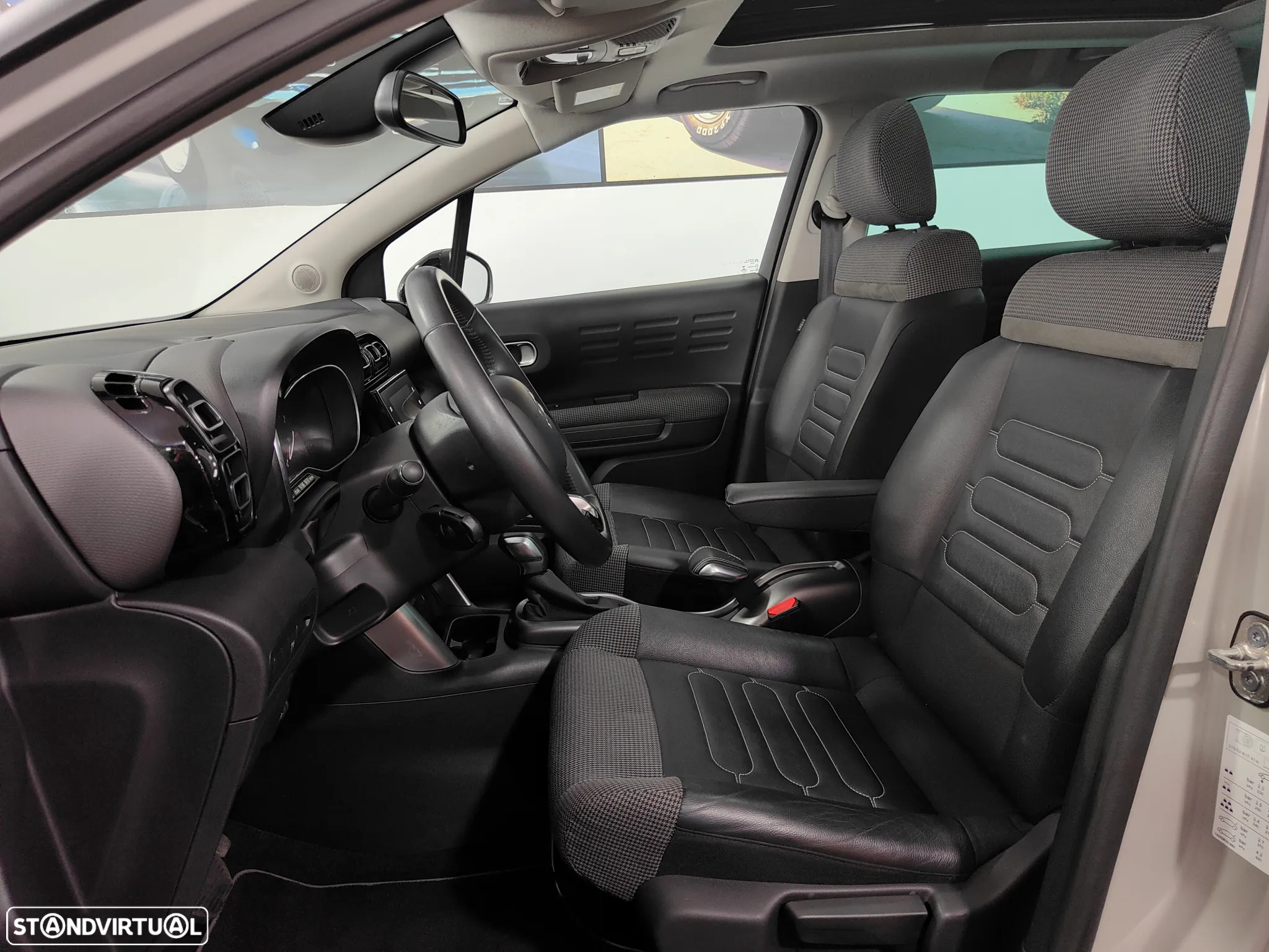 Citroën C3 Aircross 1.2 PureTech Shine EAT6 - 31