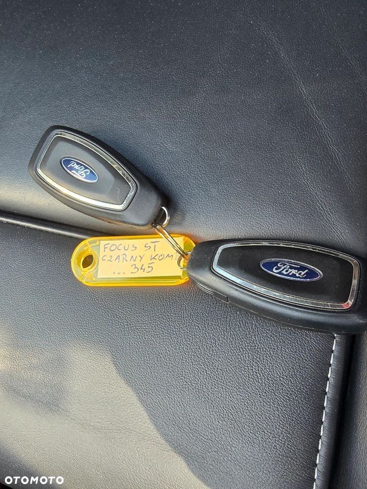 Ford Focus - 30