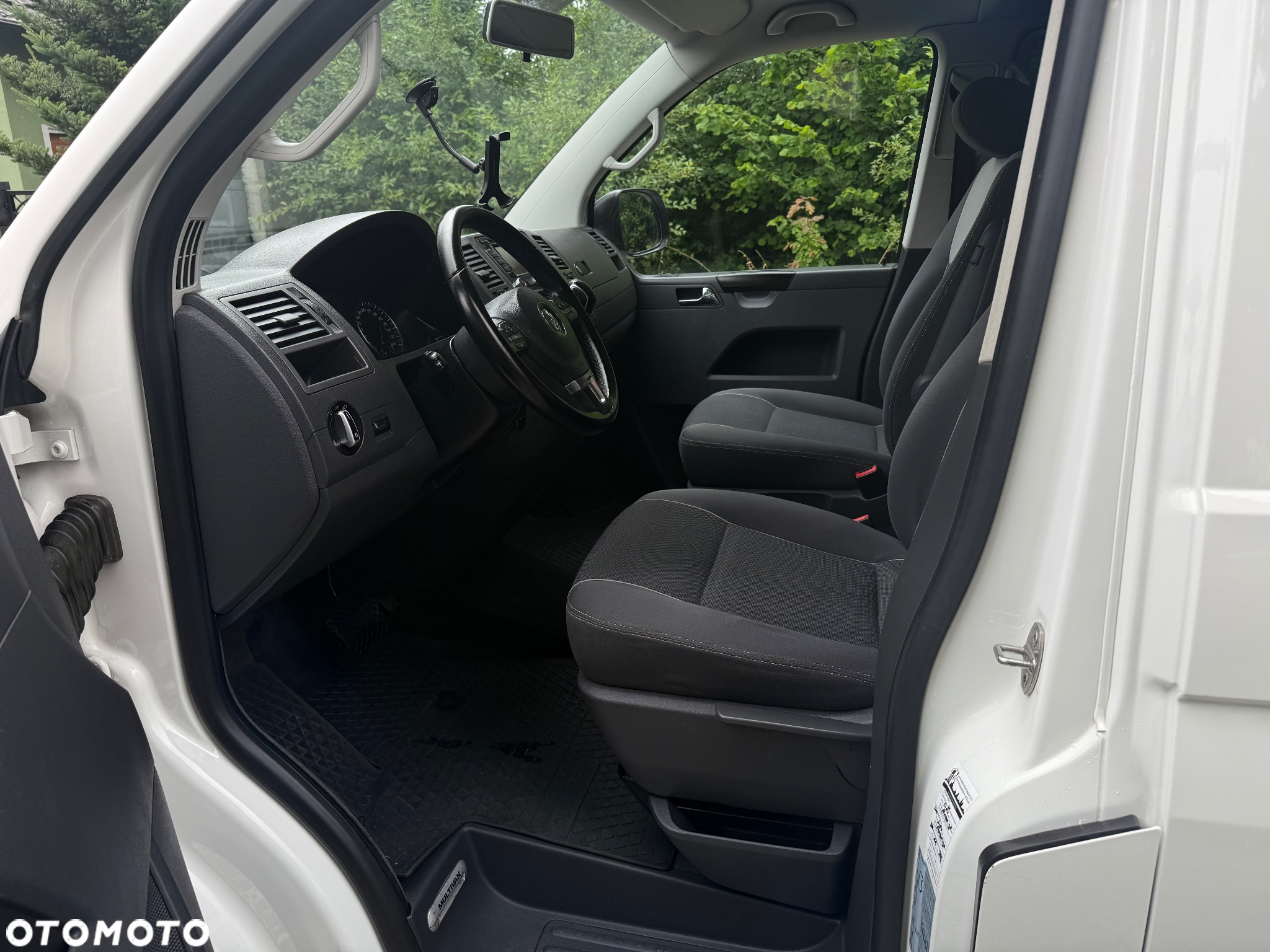 Volkswagen Multivan - 10