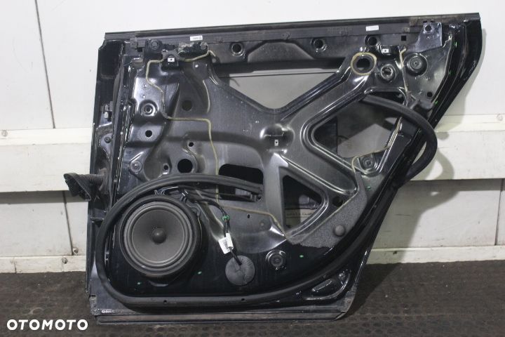 DRZWI PRAWY TYŁ AUDI A4 B7 - 2