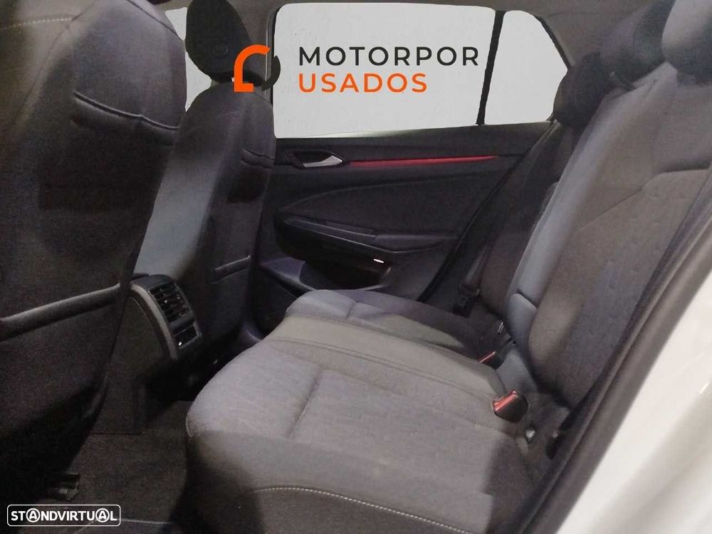 Volkswagen Golf 1.5 TSI Urban — fotografia 10
