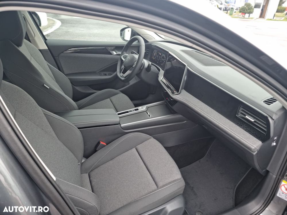 Volkswagen Passat 1.5 e-TSI OPF DSG - 19