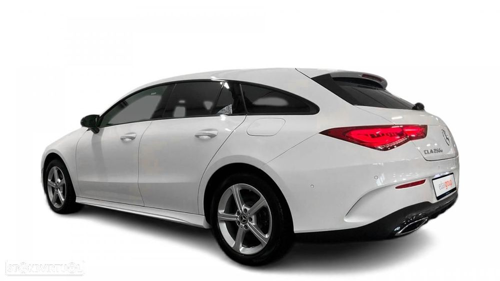 Mercedes-Benz CLA 250 e Shooting Brake AMG Line - 2