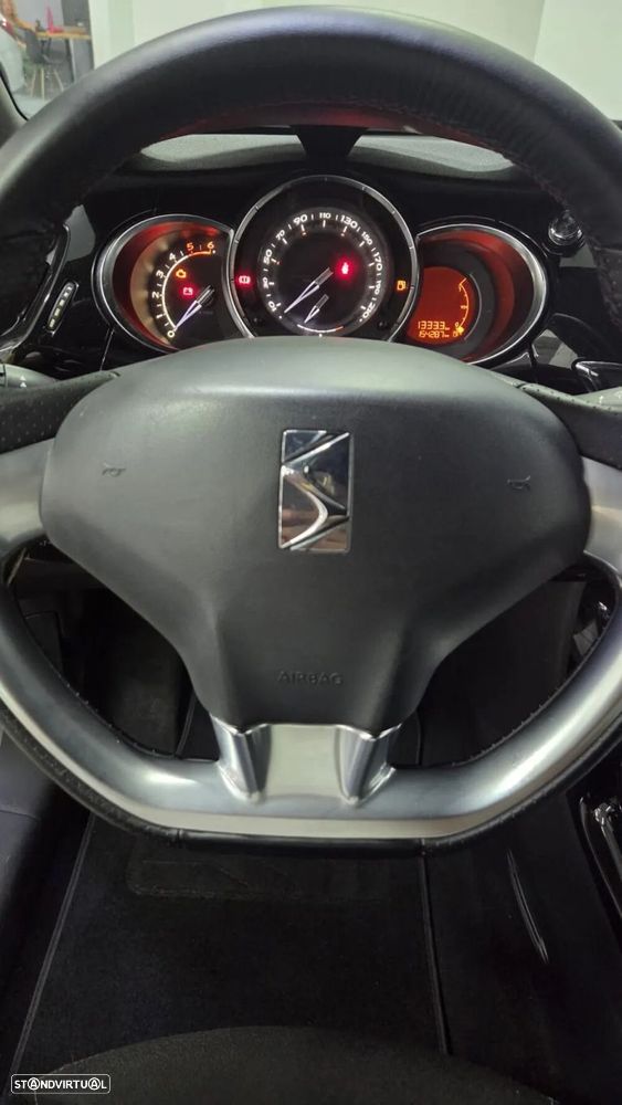 Citroën DS3 1.6 e-HDi So Chic - 4