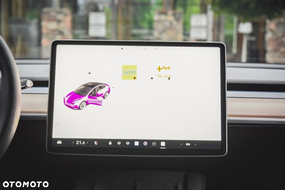 Tesla Model 3 Standard Range Plus - 32