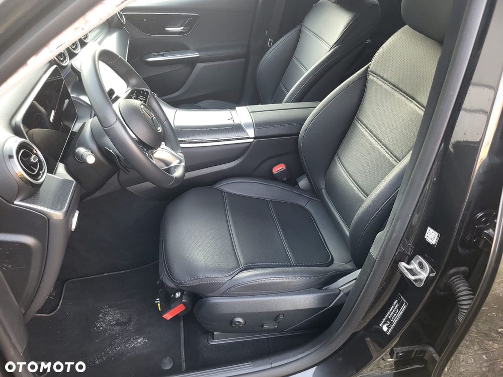 Mercedes-Benz GLC 200 4Matic 9G-TRONIC Avantgarde Advanced - 26