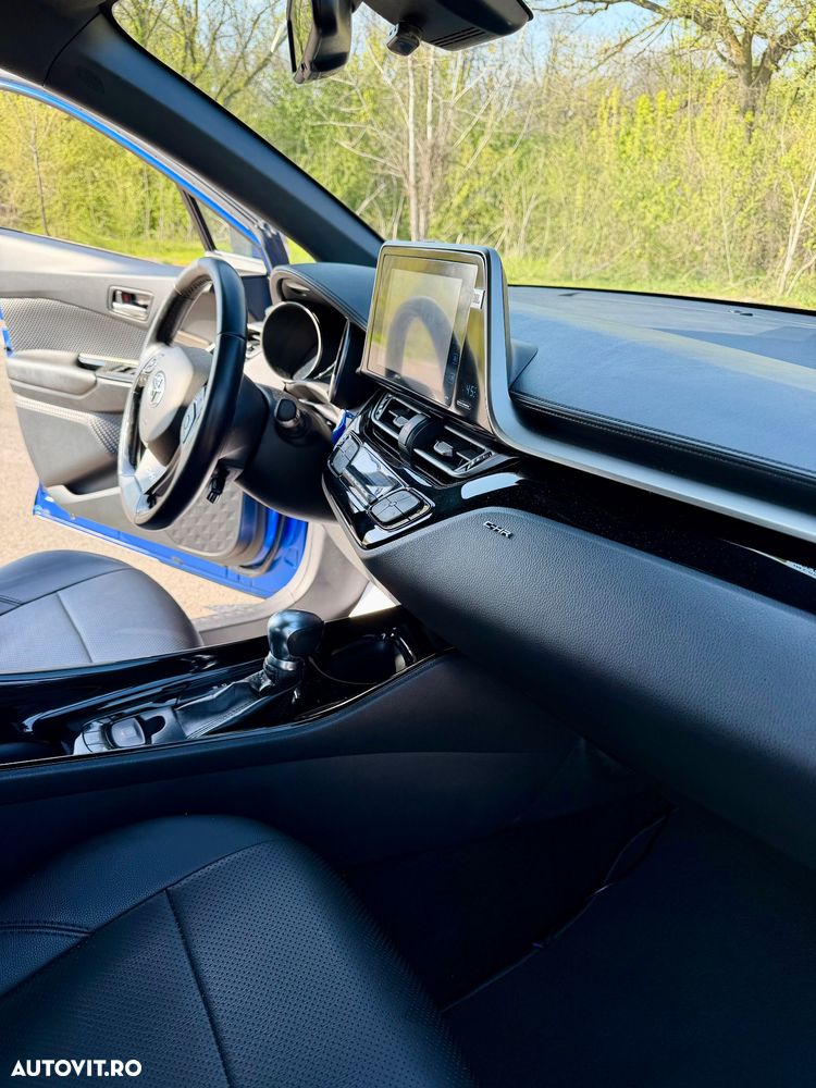 Toyota C-HR 1.8 HSD 4x2 CVT C-ult LED - 17