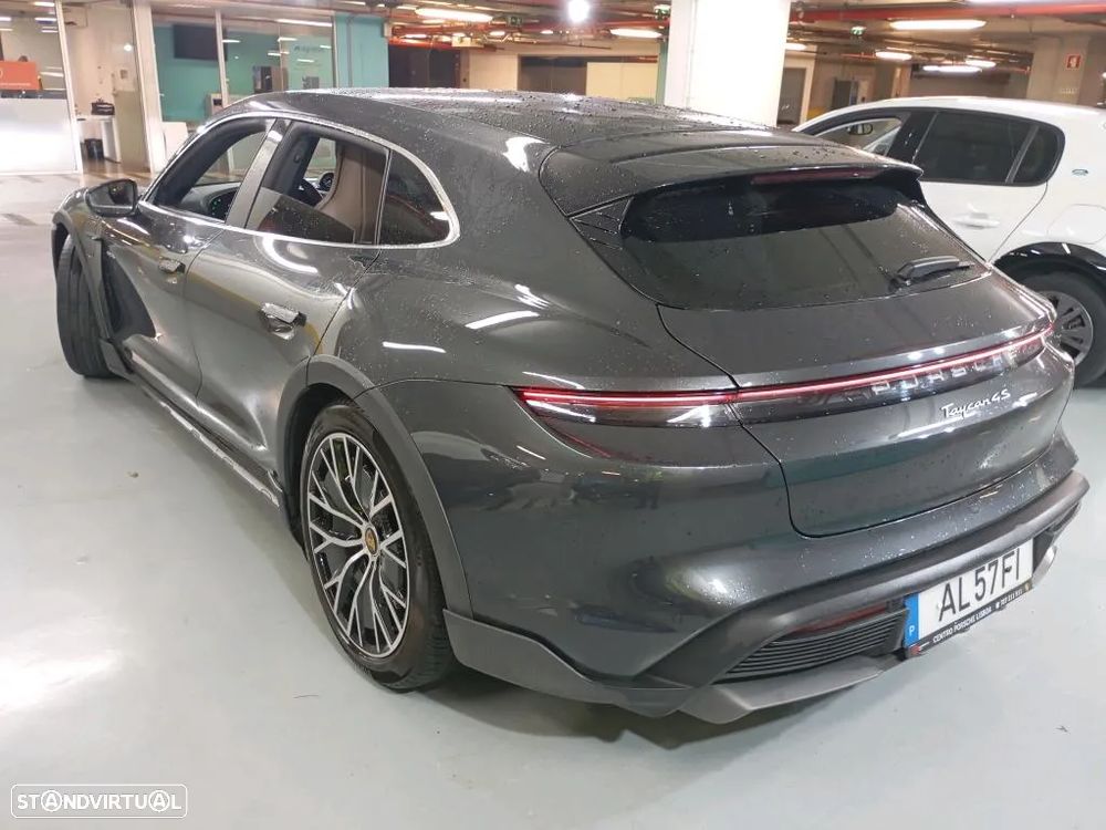 Porsche Taycan Cross Turismo 4S - 2