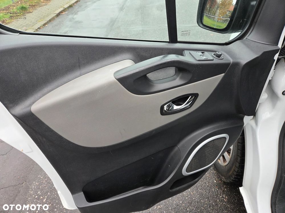 Renault Trafic - 11