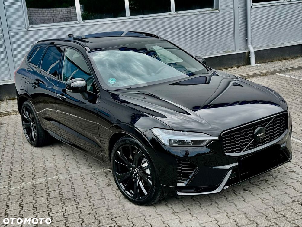 Volvo XC 60 T8 AWD Ultra Black Edition - 2