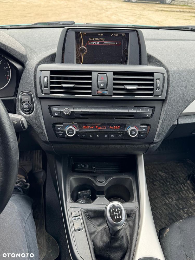 BMW Seria 1 120i - 11