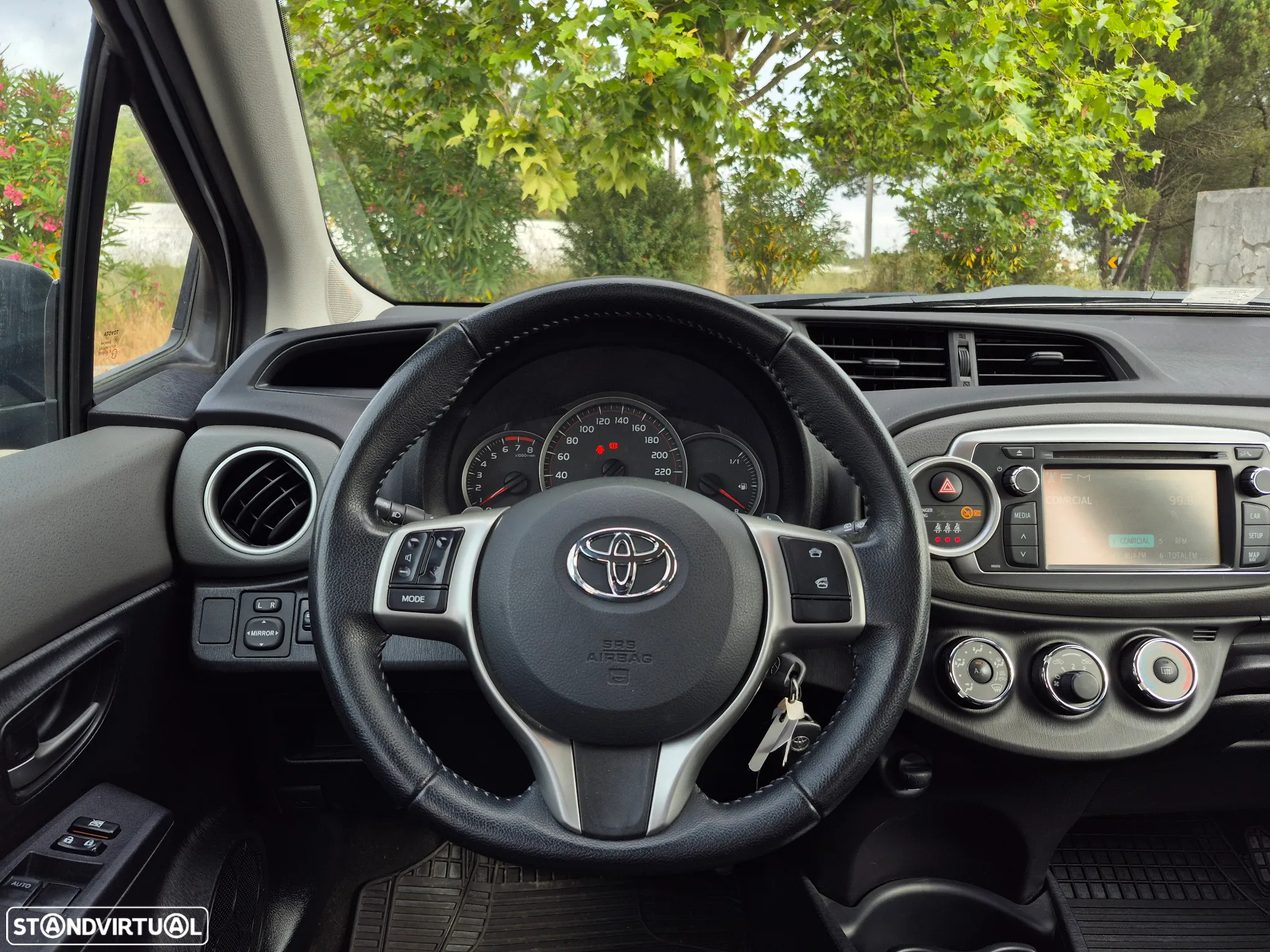 Toyota Yaris 1.33 VVT-i Comfort CVT+P.Style - 10