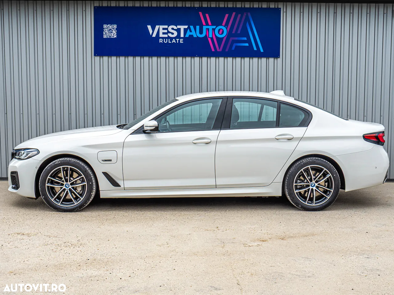 BMW Seria 5 530e Aut. M Sport Edition - 17