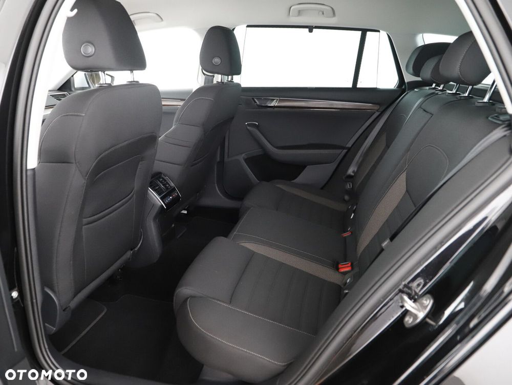 Skoda Superb 2.0 TDI SCR 4x4 Scout DSG - 12