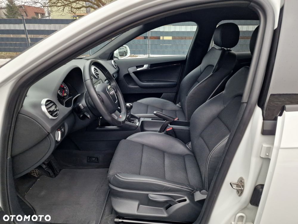 Audi A3 Sportback 2.0 TDI DPF S line Sportpaket - 11