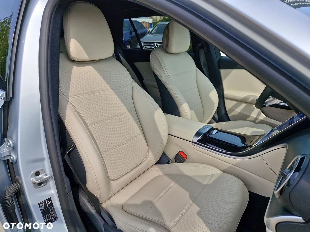 Mercedes-Benz Klasa C 300 de PHEV 4-Matic Avantgarde - 16