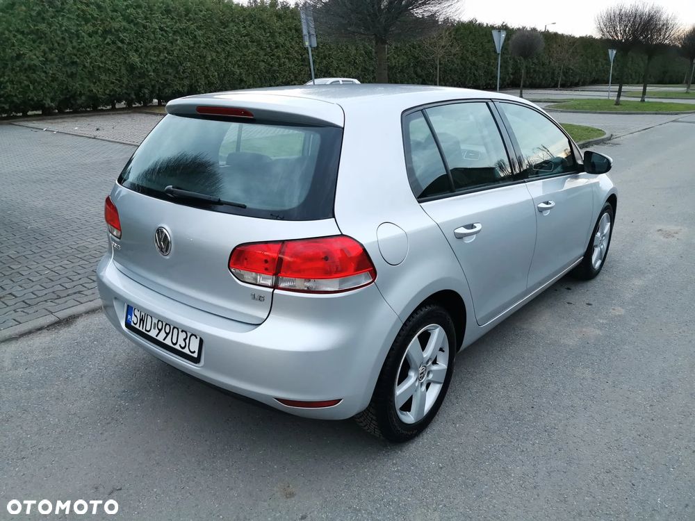 Volkswagen Golf 1.6 Trendline DSG - 11