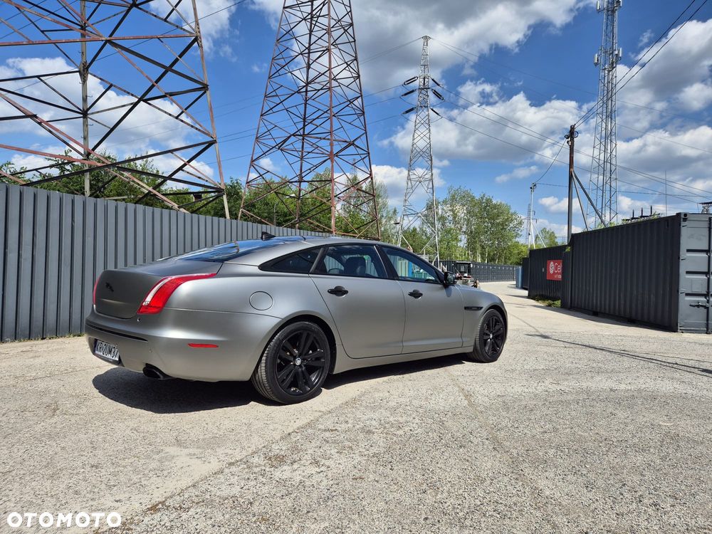 Jaguar XJ 3.0 T AWD LWB Portfolio - 4