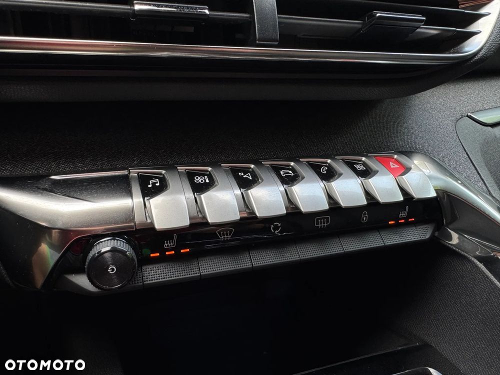 Peugeot 3008 1.2 PureTech Allure Pack S&S EAT8 - 24