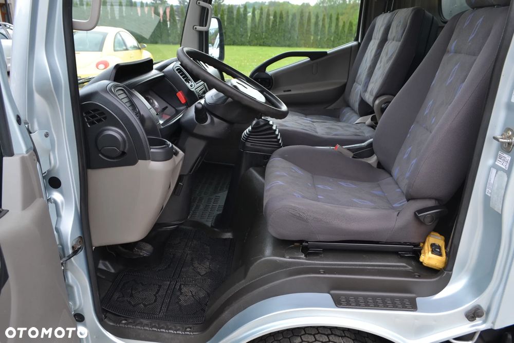 Renault Maxity - 24
