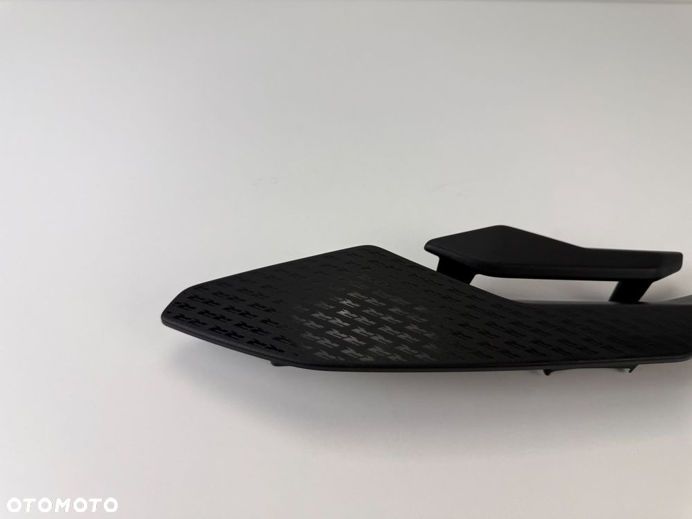 Prawa wewnętrzna osłona ramy BMW S1000RR K67 2019+ - 11