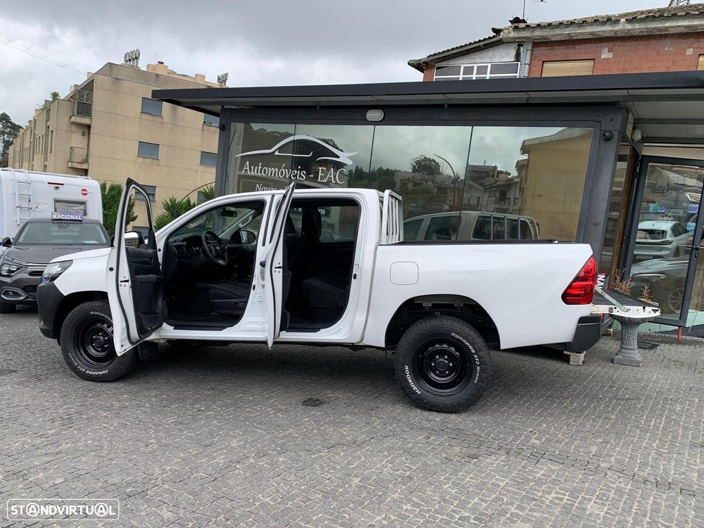 Toyota Hilux 2.4 D-4D 2WD CD - 9