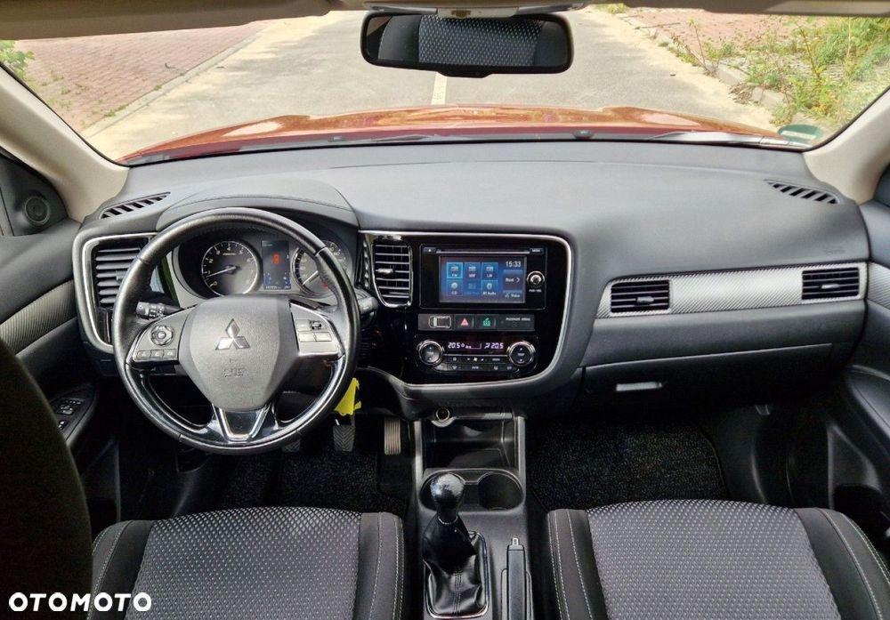 Mitsubishi Outlander 2.0 2WD SUV-Star - 28
