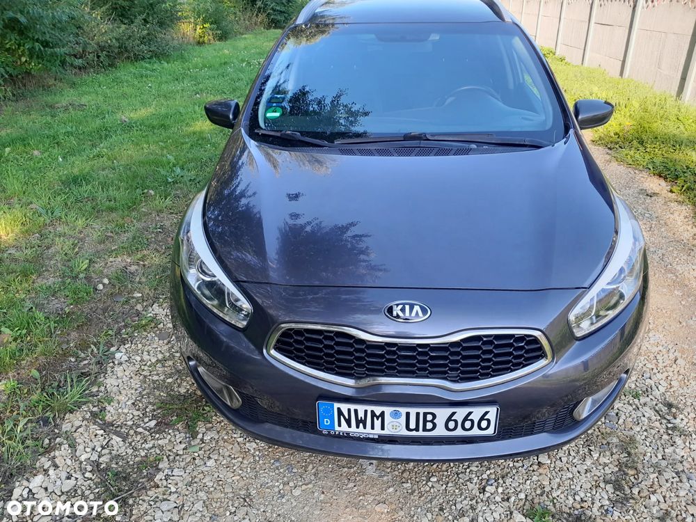 Kia Ceed 1.6 CRDi 128 Dream-Team Edition - 4