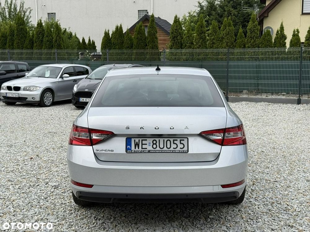 Skoda Superb 2.0 TDI SCR Ambition - 11