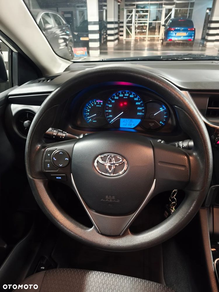 Toyota Corolla 1.6 Active - 9