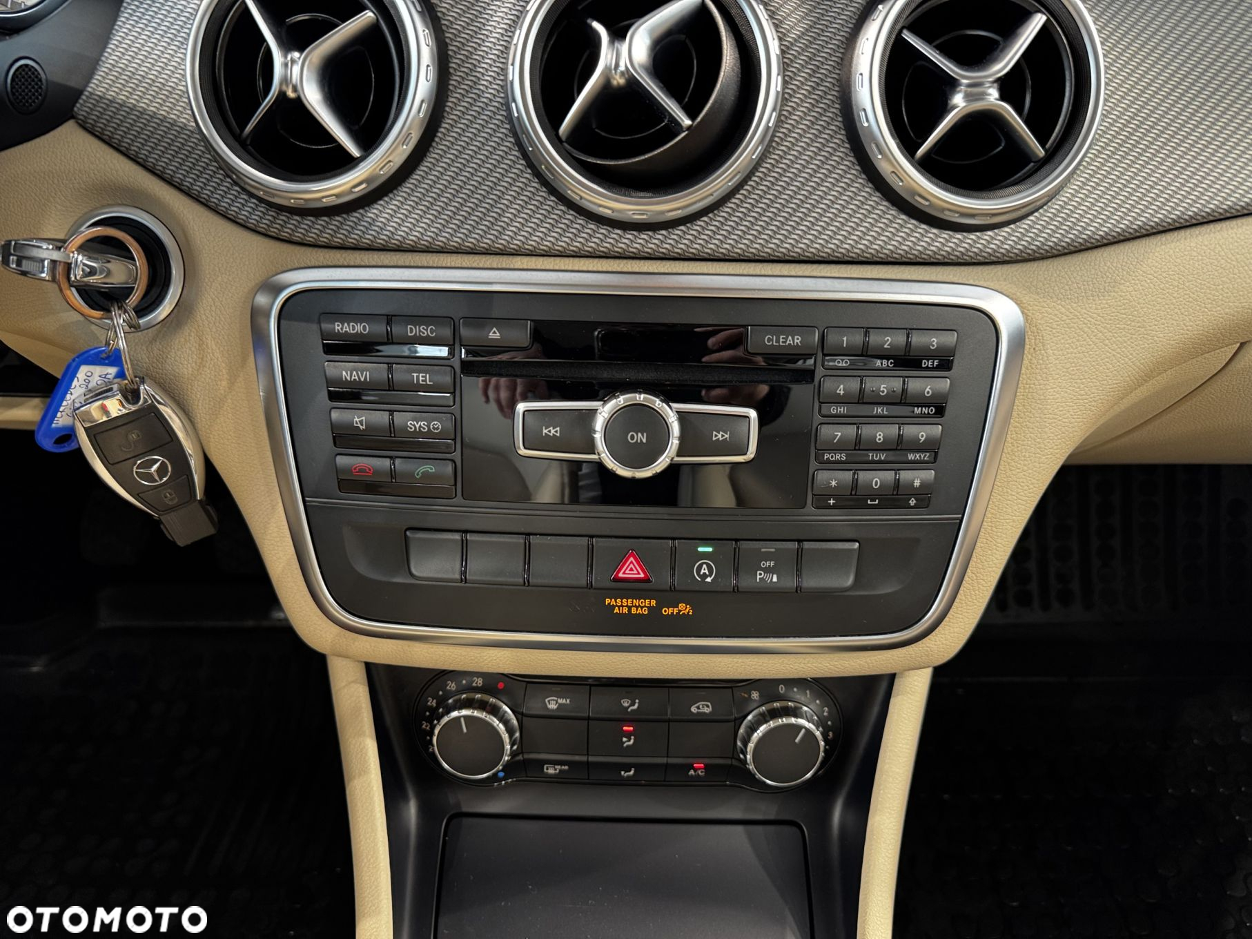 Mercedes-Benz GLA - 24