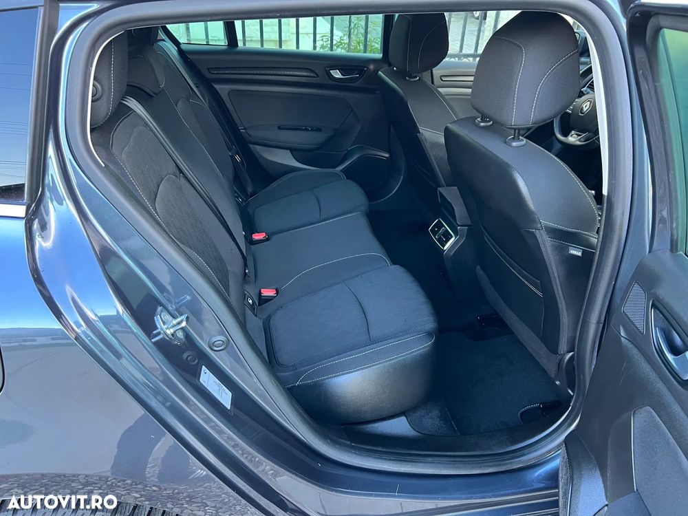 Renault Megane TCe 140 GPF LIMITED - 9