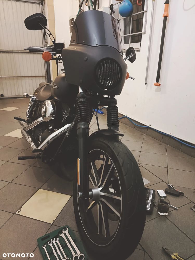 Harley-Davidson Dyna Street Bob - 2