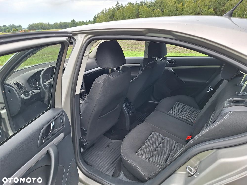 Skoda Octavia 2.0 TDI DPF Elegance DSG - 8