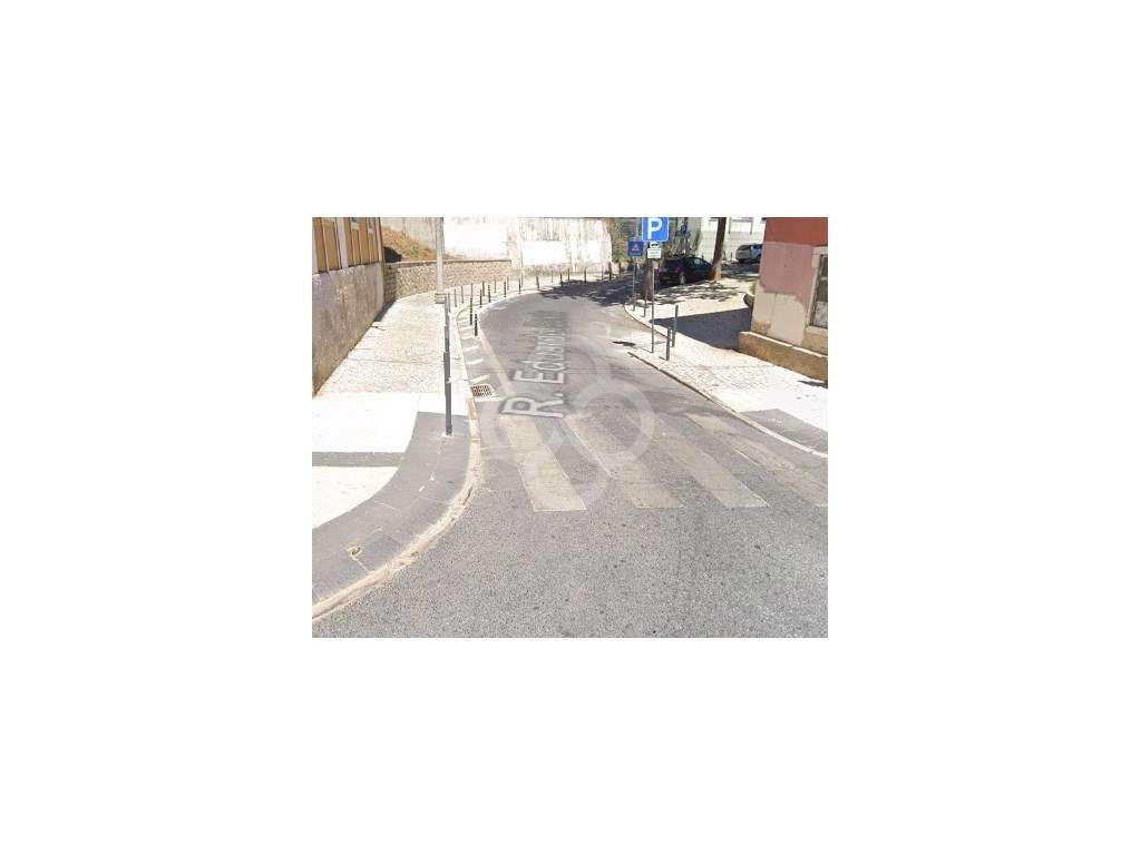Prédio na zona de sapadores para remodelação total em Lisboa - Grande imagem: 5/6
