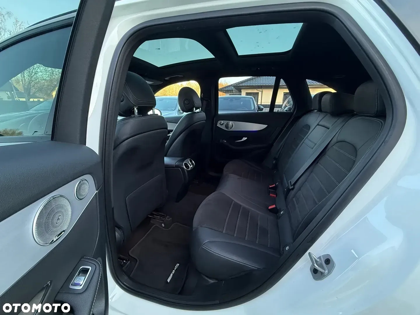 Mercedes-Benz GLC 300 d 4Matic 9G-TRONIC AMG Line - 32