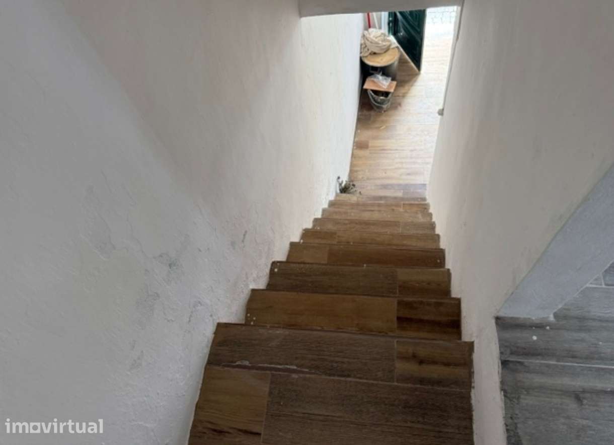 Moradia em Banda T2 com Charme e Potencial para a Sua Casa Ideal - Grande imagem: 4/15