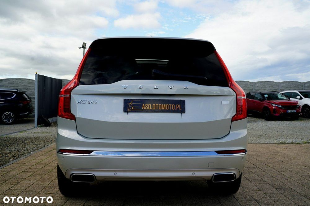 Volvo XC 90 - 8
