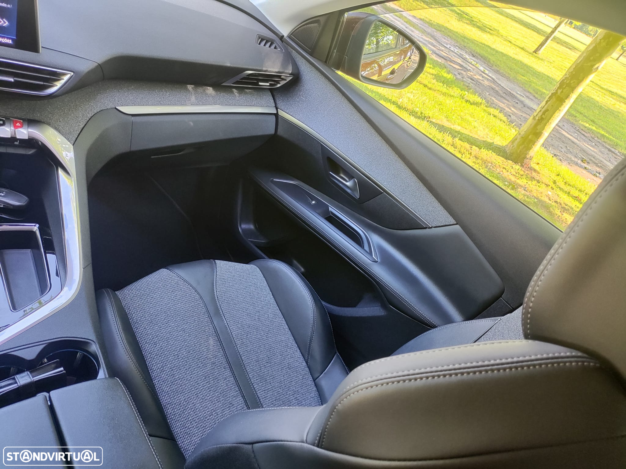 Peugeot 3008 1.5 BlueHDi Allure EAT8 - 31