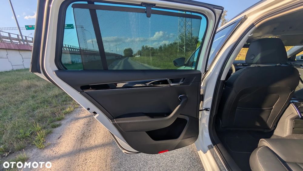 Skoda Superb 2.0 TDI 4x4 DSG L&K - 14