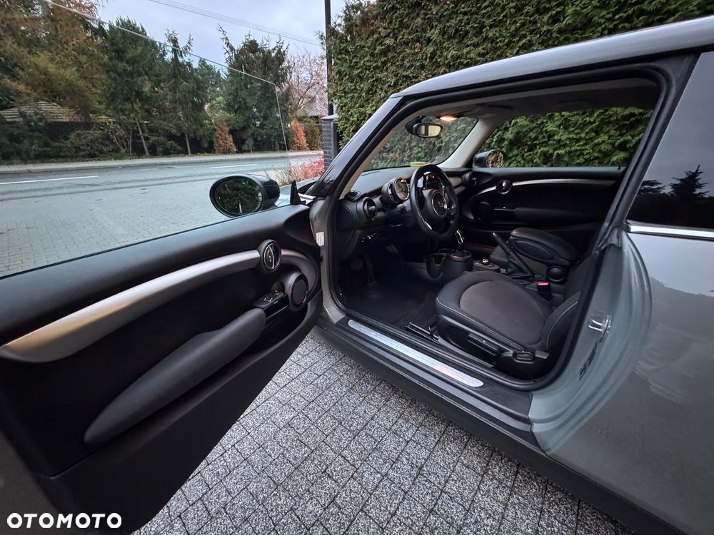 MINI Cooper Standard - 5