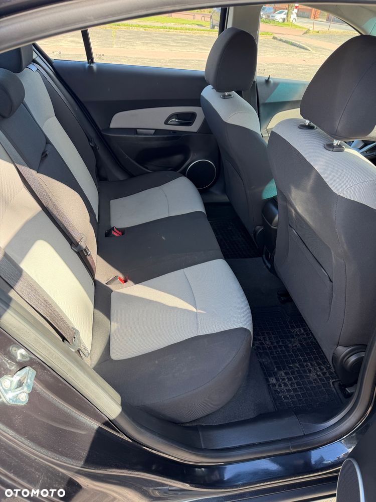 Chevrolet Cruze 1.6 - 17