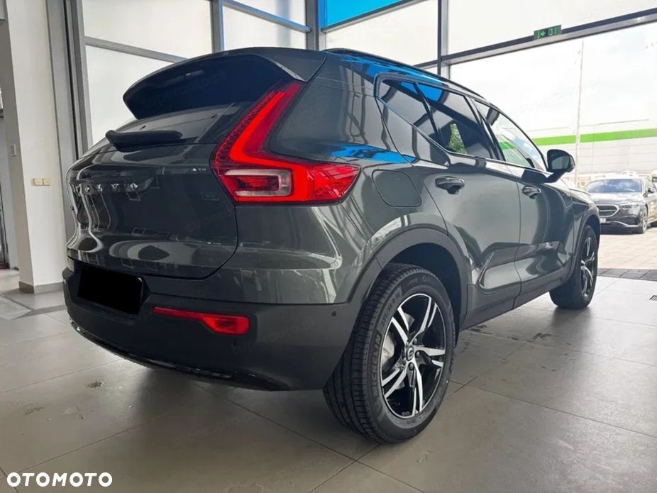 Volvo XC 40 B3 Plus Dark - 5