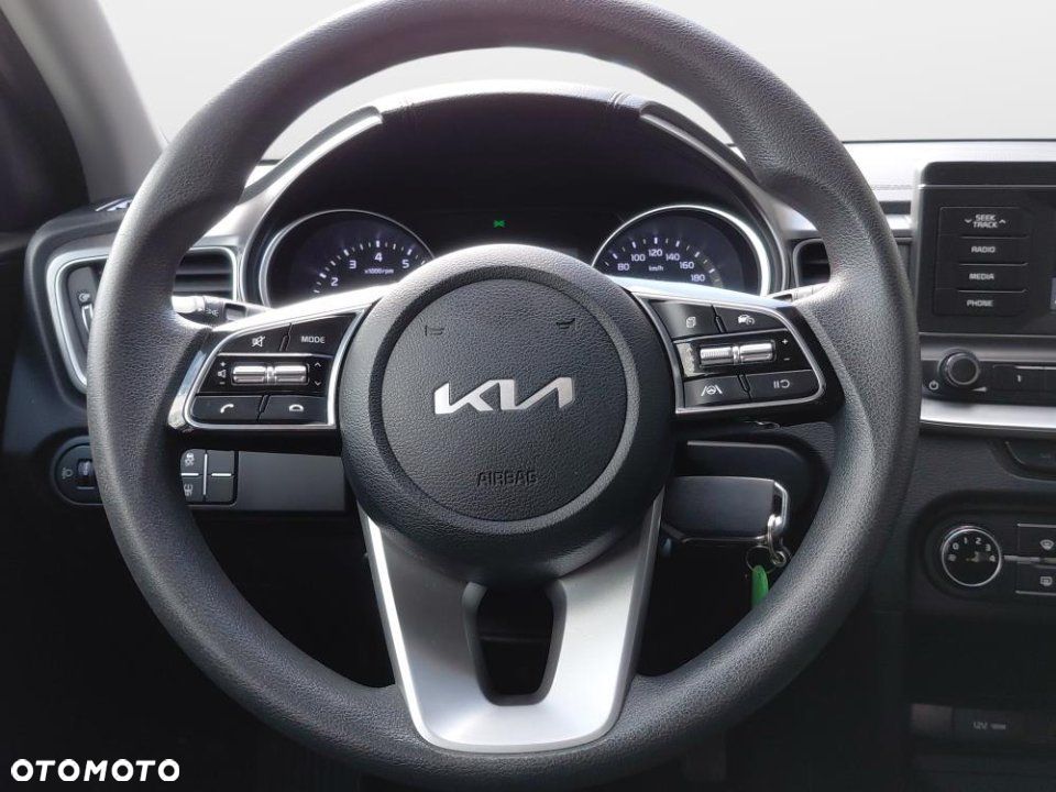 Kia Ceed - 13