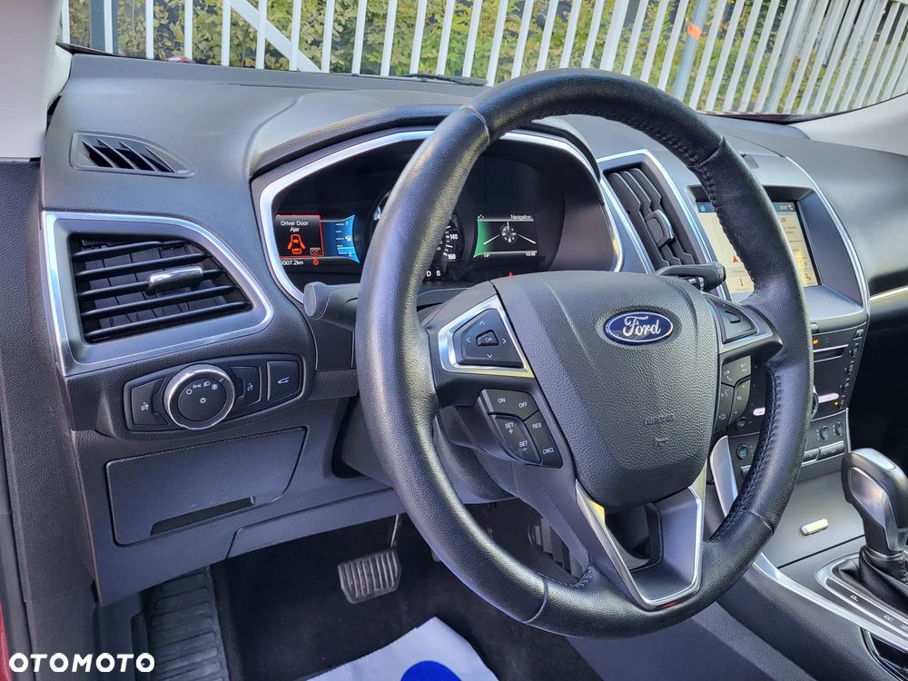 Ford Edge - 8