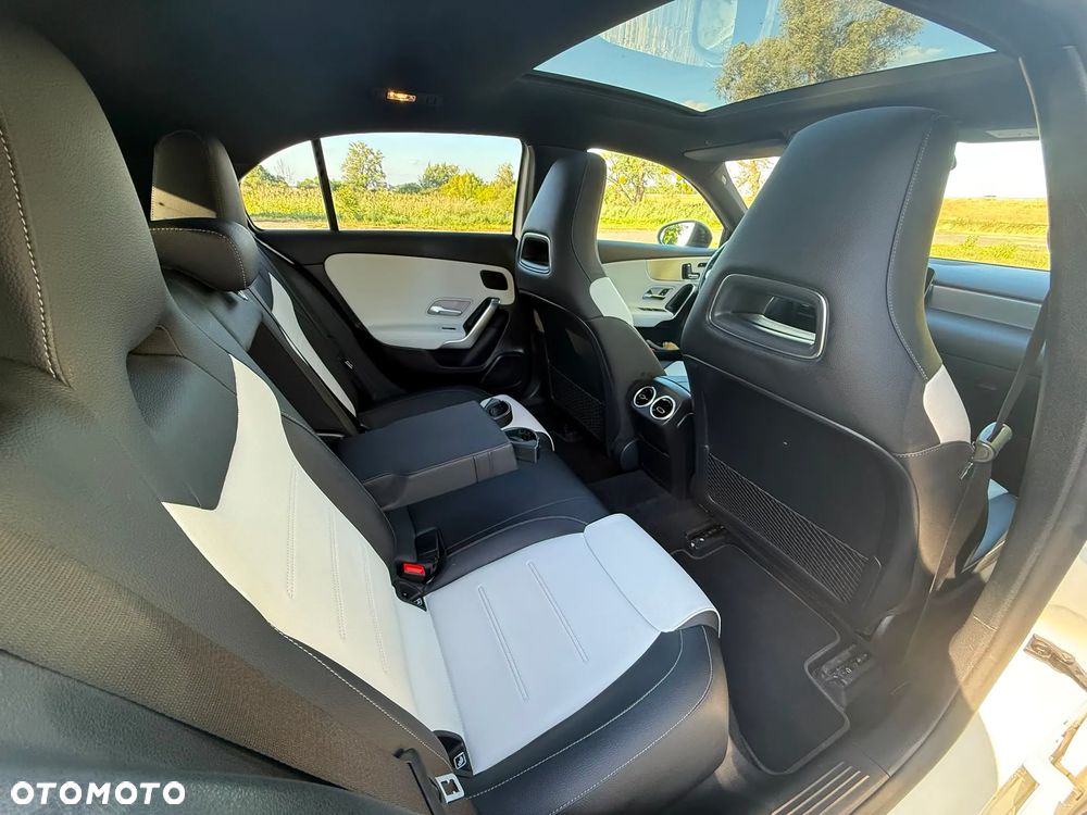 Mercedes-Benz Klasa A 220 4-Matic AMG Line 7G-DCT - 23