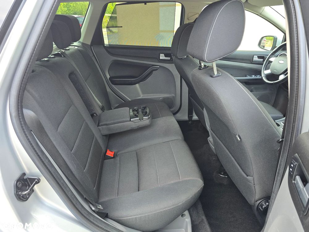 Ford Focus 1.8 Titanium - 23
