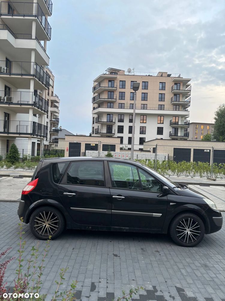 Renault Scenic 2.0 Confort Privilege - 6