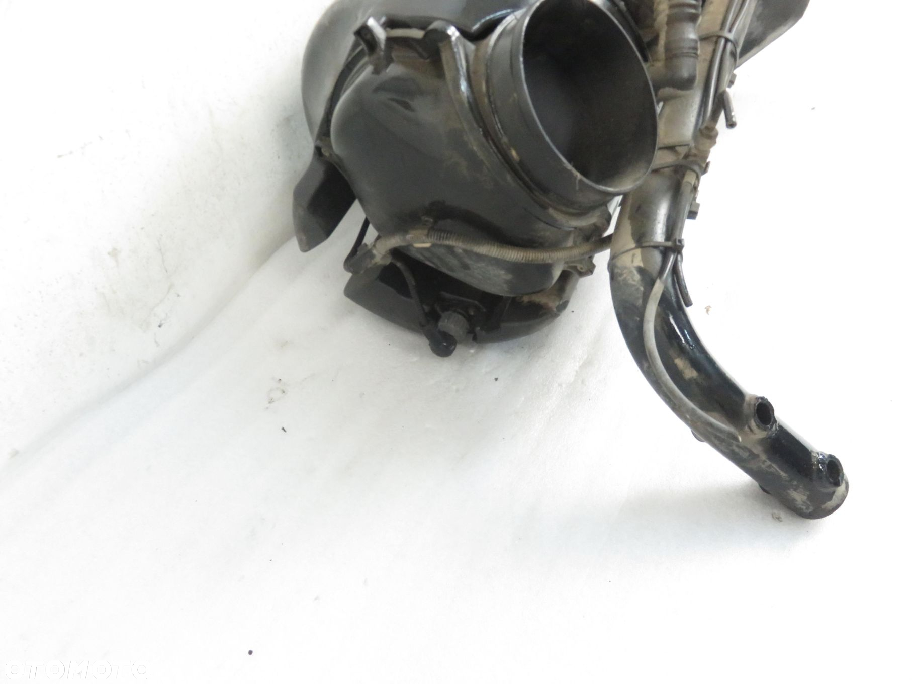 OBUDOWA FILTRA POWIETRZA MAN TGX I 18.480 - D 2676 LF 25 81084050021 - 4